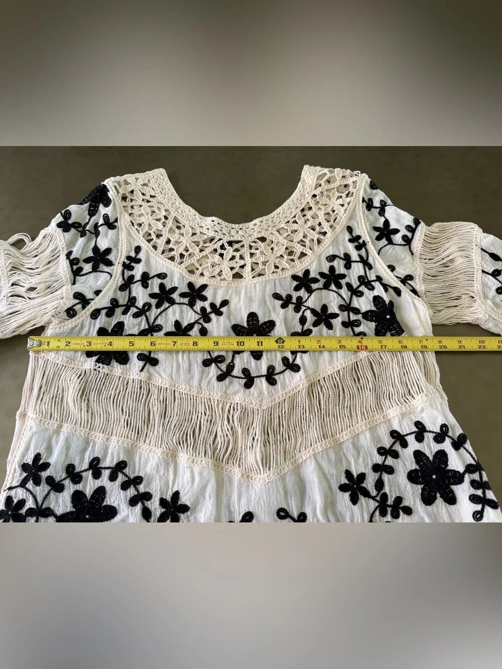 Oliver.O by Escio, Embroidered Women’s Top, Size Medium, Ivory & Black - Picture 3 of 10